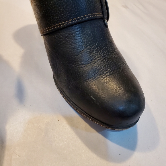 B.O.C Leather Clogs - Picture 7 of 8